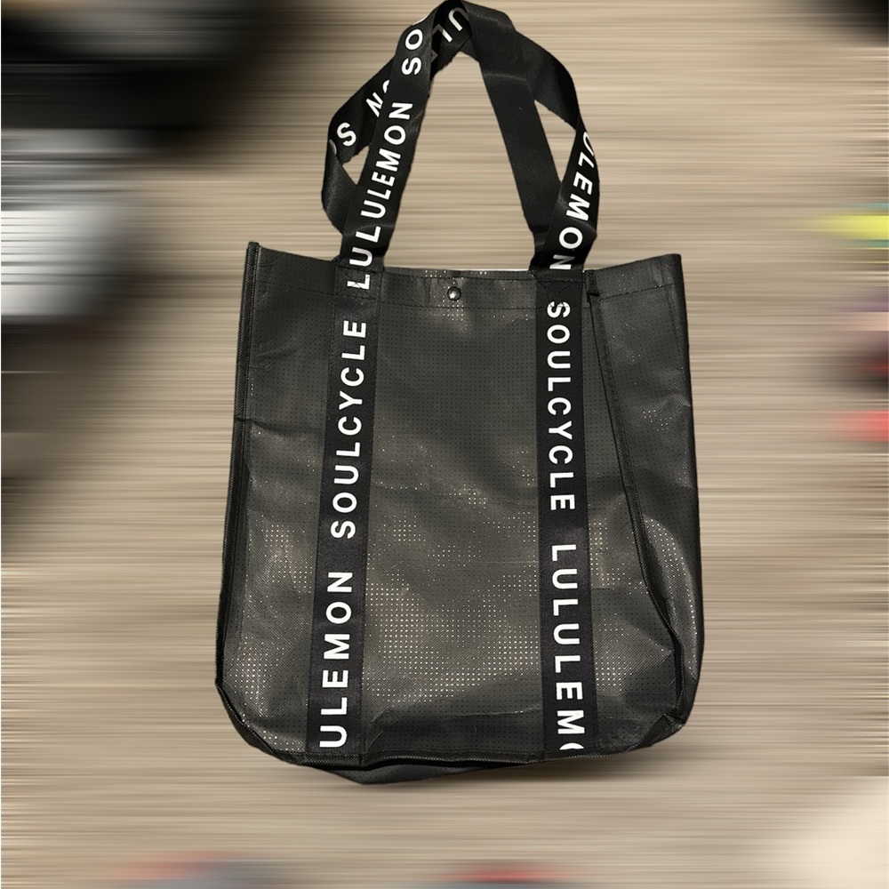 Lululemon bag